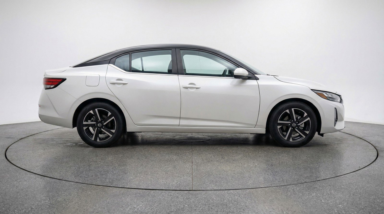 Used 2025 Nissan Sentra SV FWD image 11