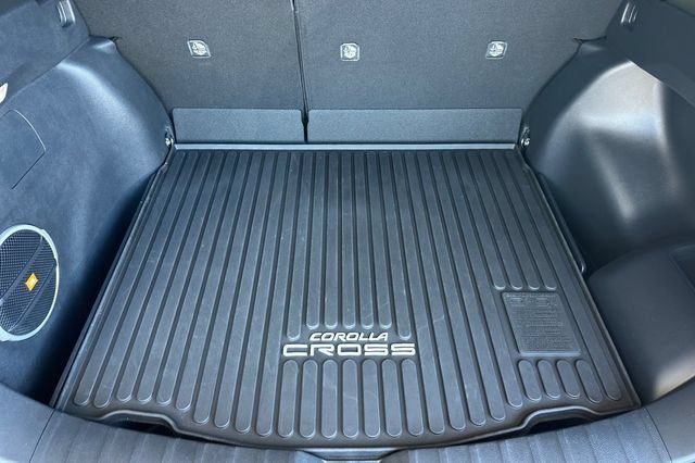 Used 2024 Toyota Corolla Cross AWD Hybrid w/ Moonroof Package image 17
