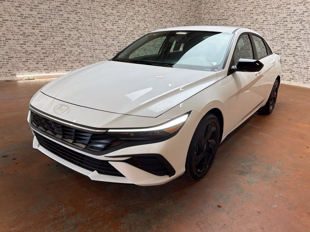 Certified 2026 Hyundai Elantra Sport FWD image 3