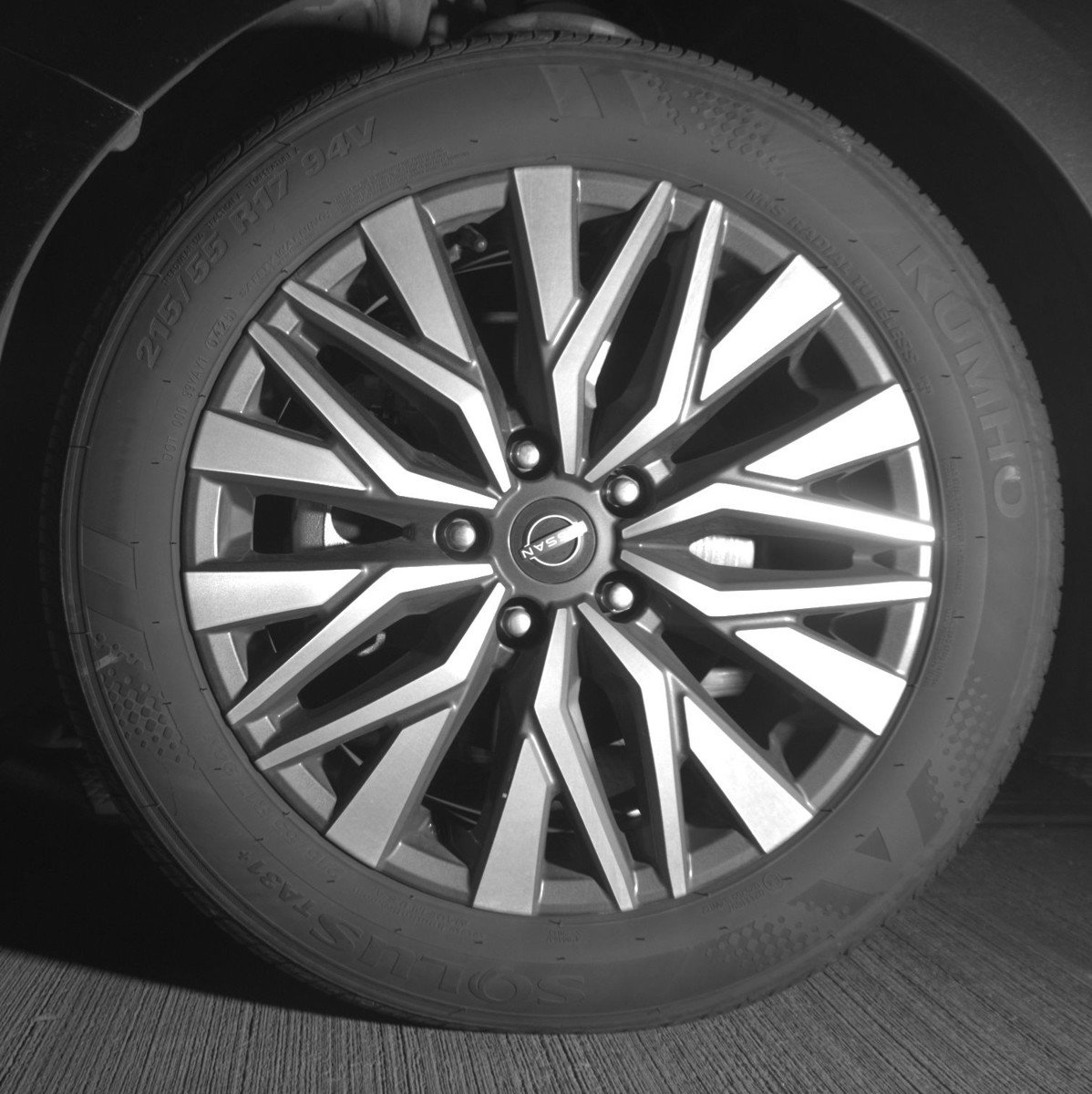Used 2025 Nissan Altima 2.5 SV FWD image 12