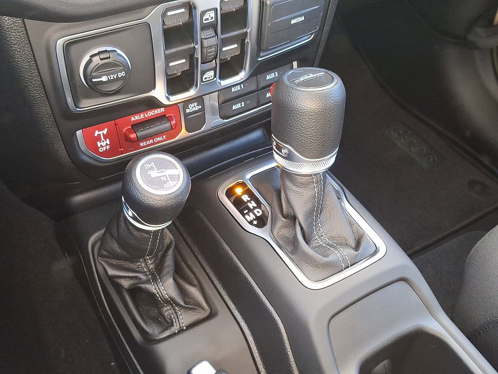 New 2025 Jeep Gladiator Mojave w/ Safety Group AWD/4WD image 9