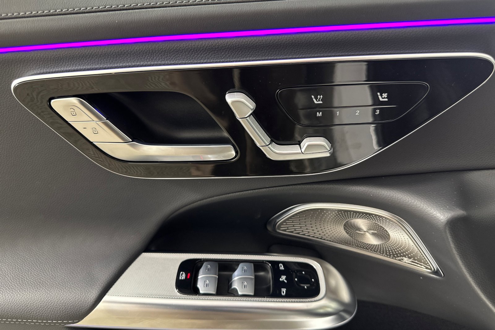 Used 2025 Mercedes-Benz E 350 Sedan image 10