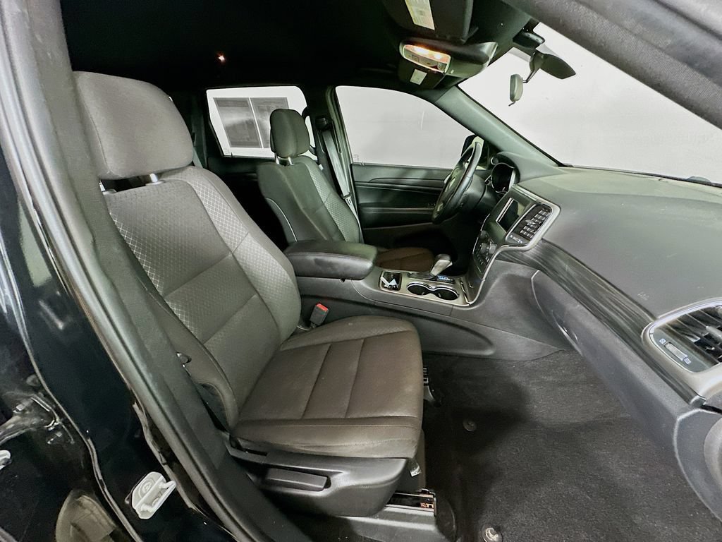 Certified 2021 Jeep Grand Cherokee Laredo w/ Security & Convenience Group AWD/4WD image 36