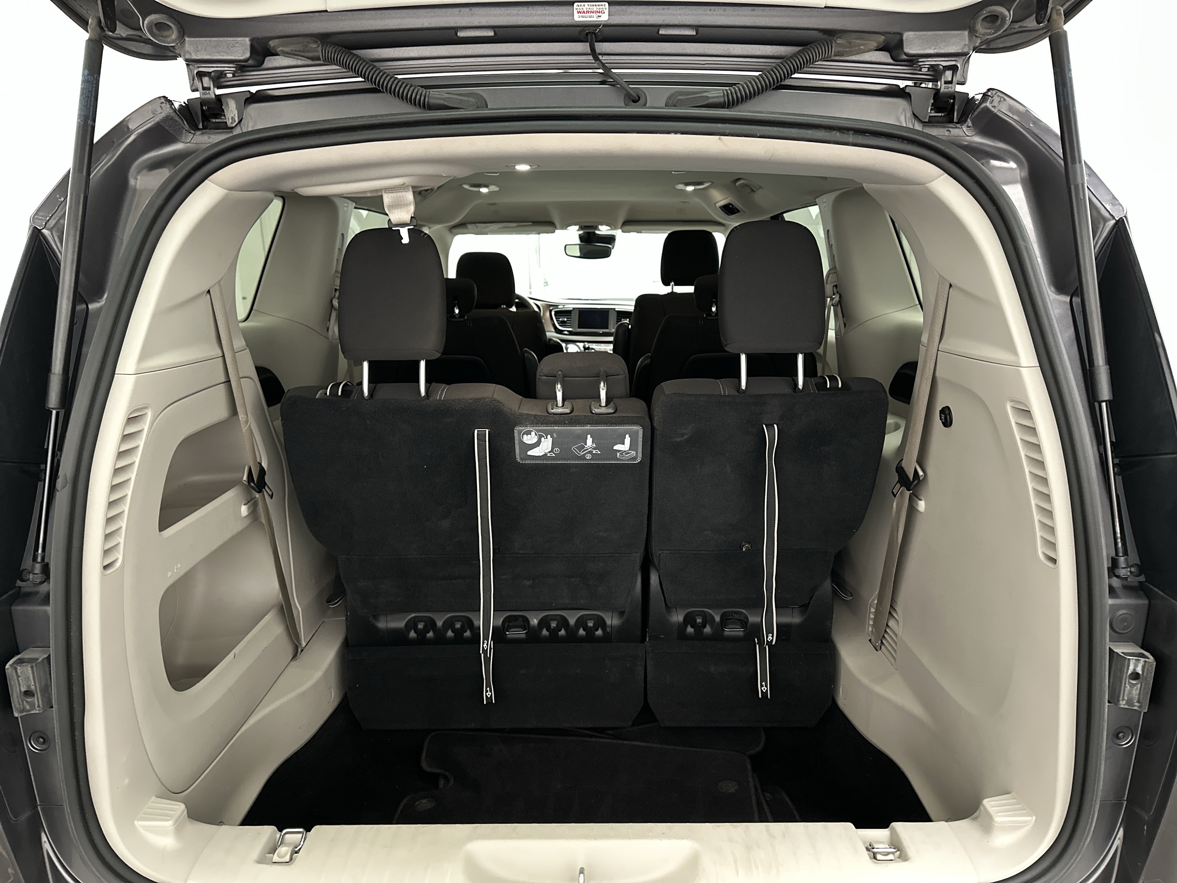 Used 2021 Chrysler Voyager LX FWD image 14
