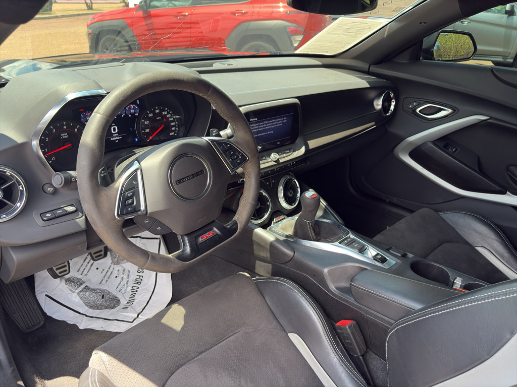 Used 2023 Chevrolet Camaro SS RWD image 15