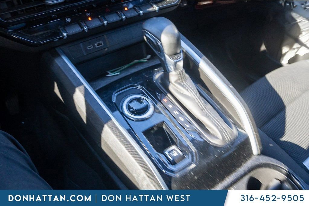 Used 2023 Chevrolet Colorado LT w/ LT Convenience Package image 7