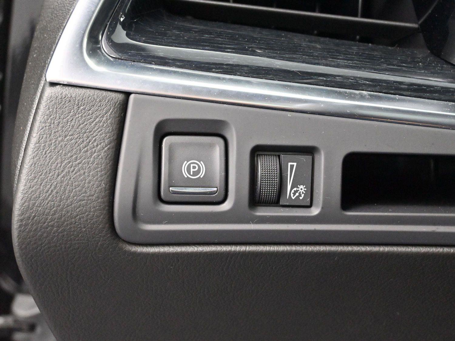 Certified 2025 Cadillac XT5 Premium Luxury image 29