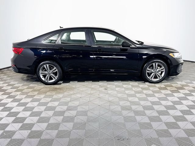 Used 2024 Volkswagen Jetta SE image 9