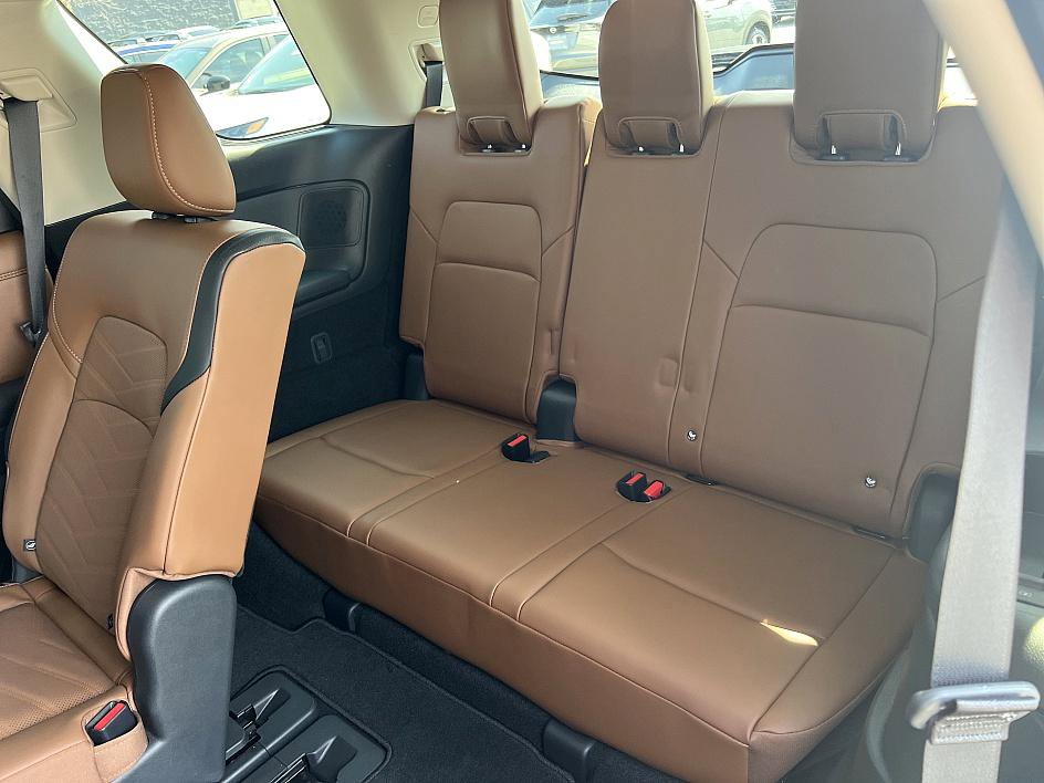 Certified 2024 Nissan Pathfinder Platinum w/ Cargo Package image 30