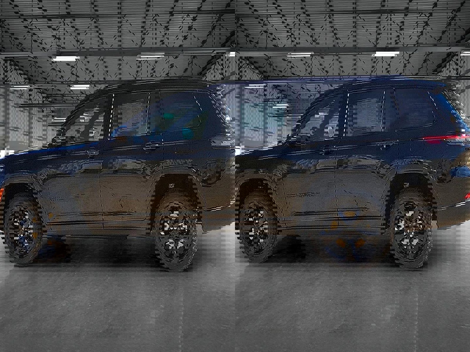 New 2025 Jeep Grand Cherokee L Laredo image 2