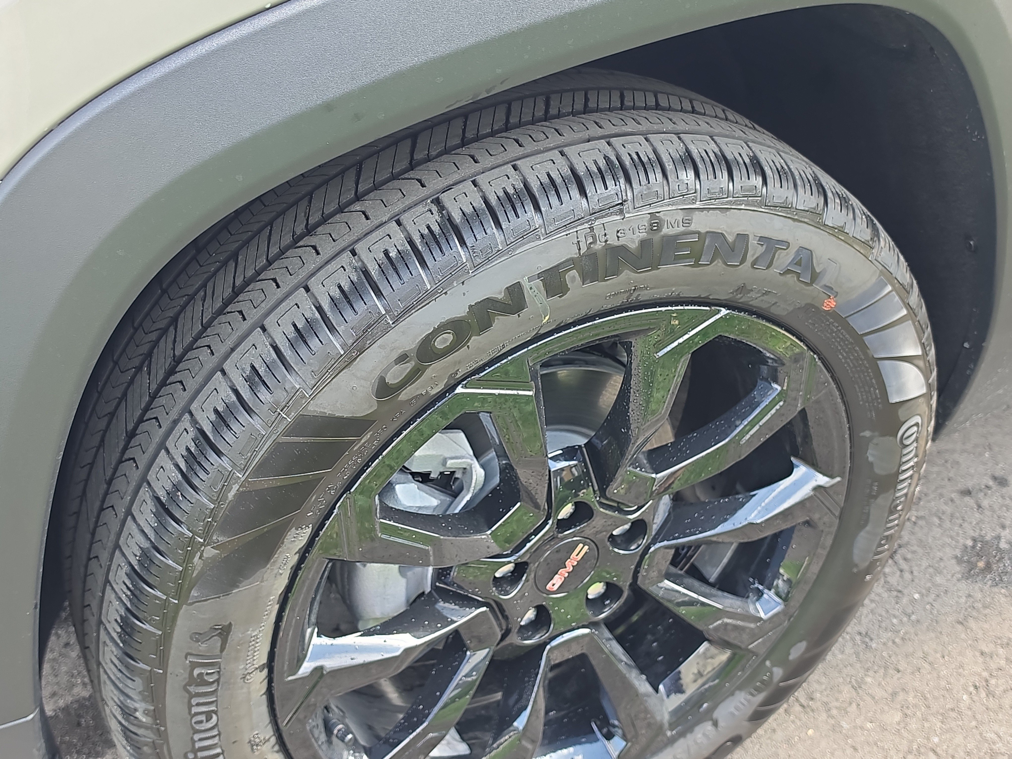 New 2027 GMC Terrain Elevation w/ Elevation Premium Package AWD/4WD image 11