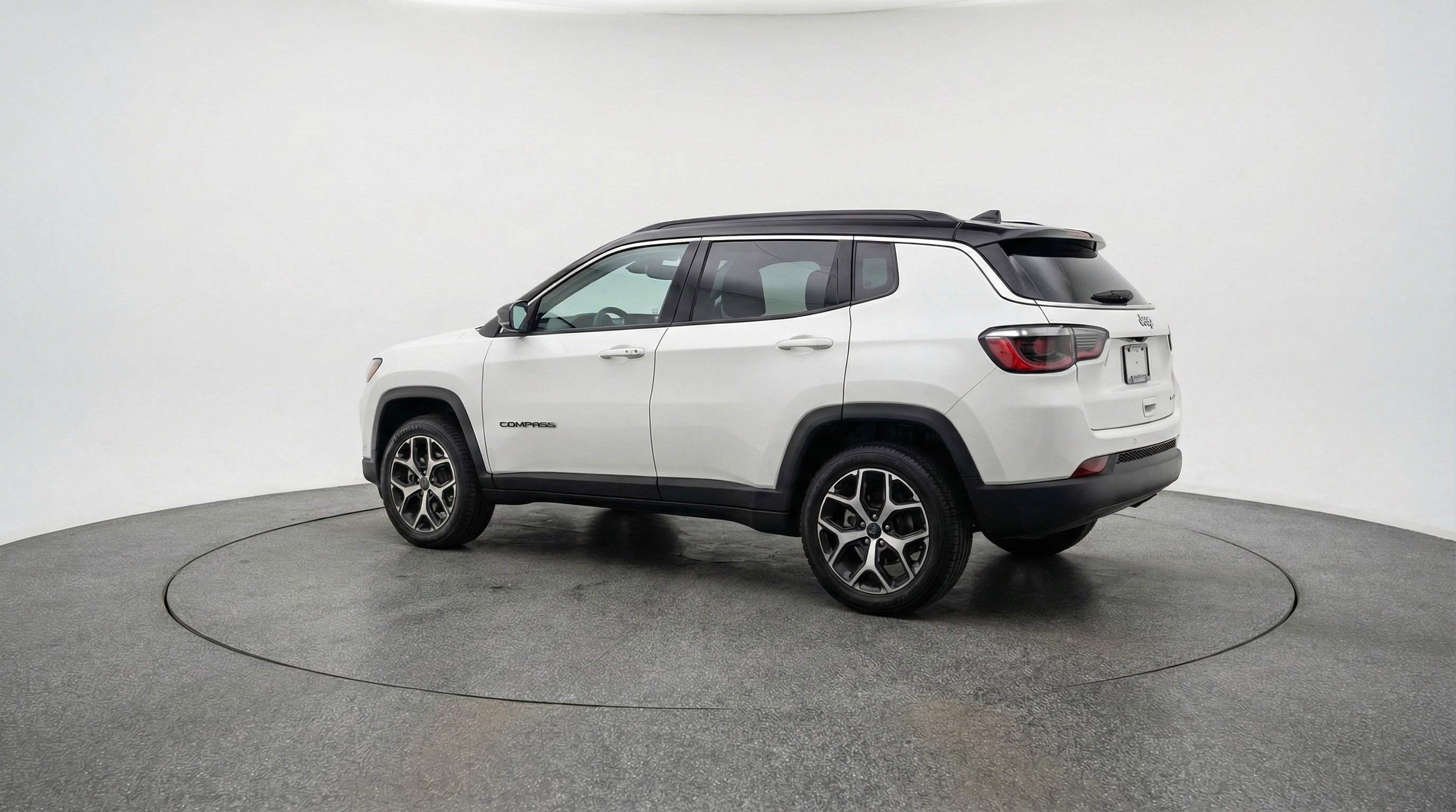 Used 2025 Jeep Compass Limited image 6