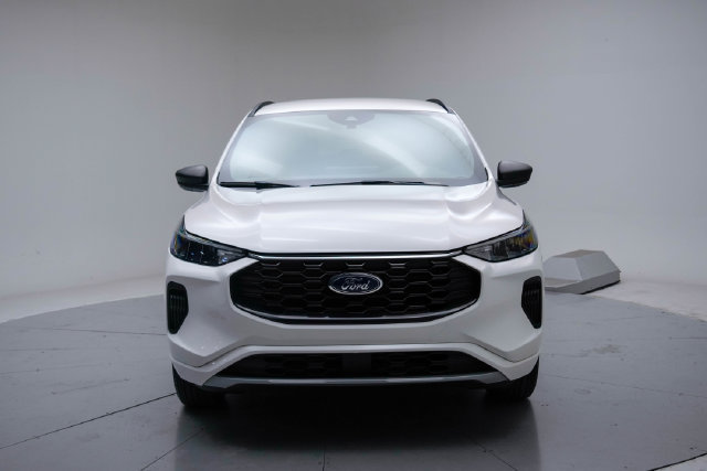 Used 2024 Ford Escape ST-Line w/ Tech Pack #1 AWD/4WD image 4