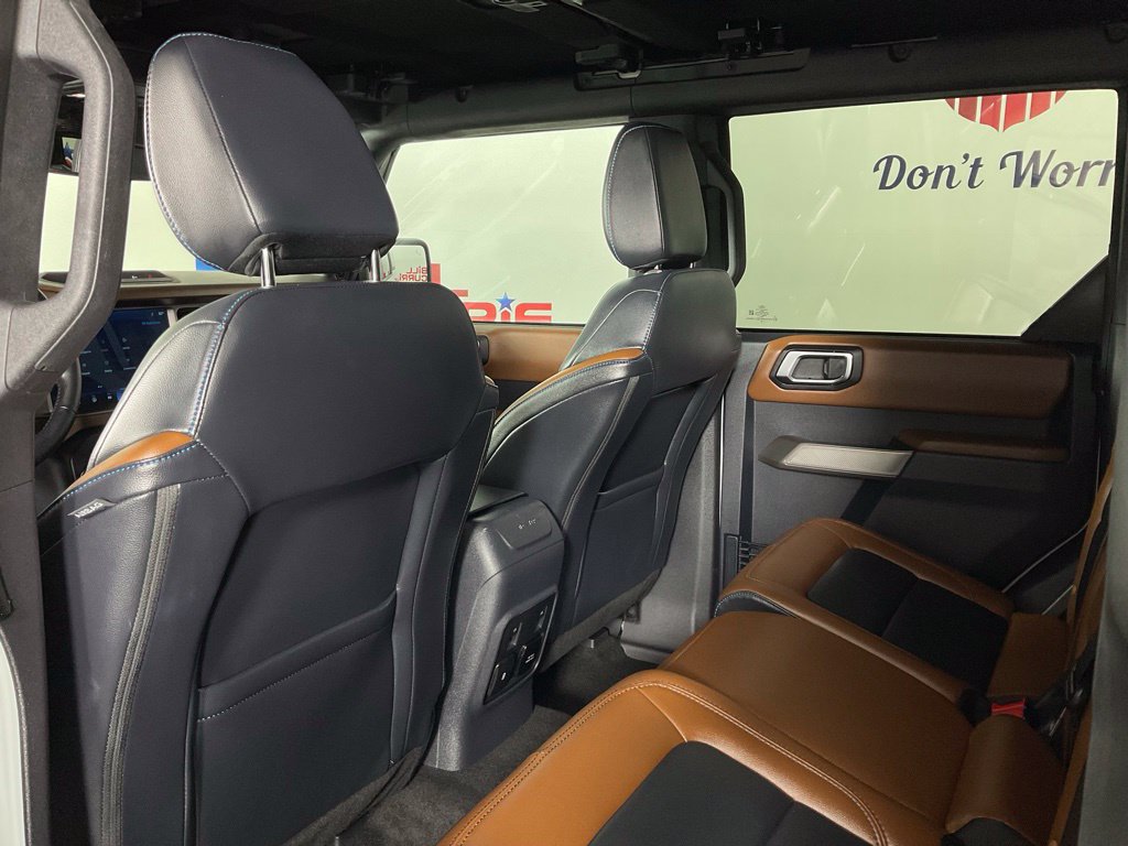 Used 2023 Ford Bronco Outer Banks w/ Sasquatch Package AWD/4WD image 14