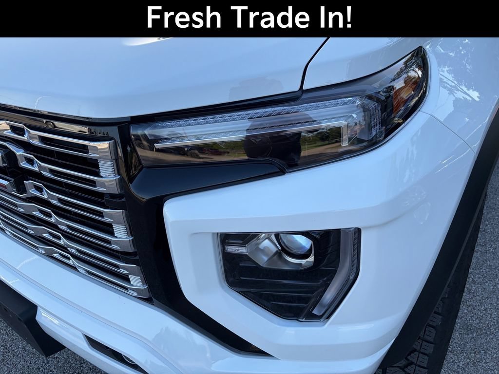 Used 2025 GMC Canyon Denali AWD/4WD image 4