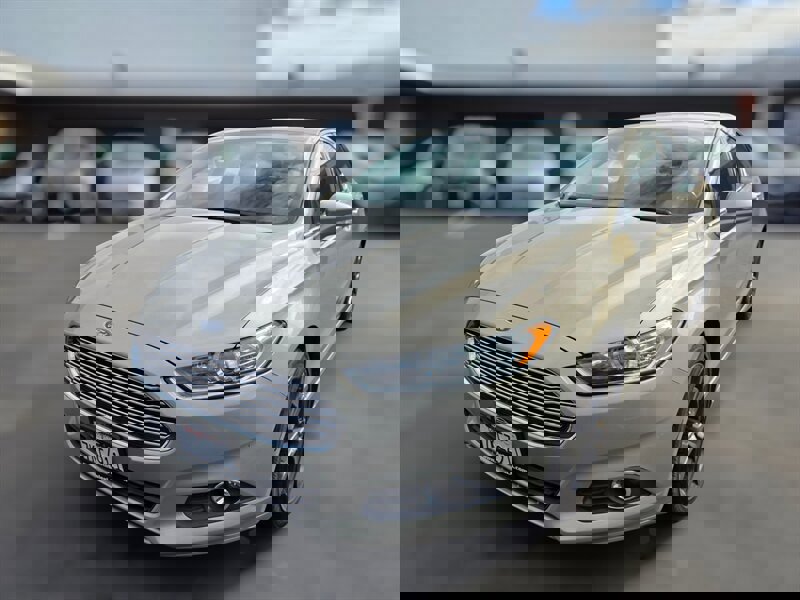 Used 2015 Ford Fusion SE w/ Equipment Group 201A image 1