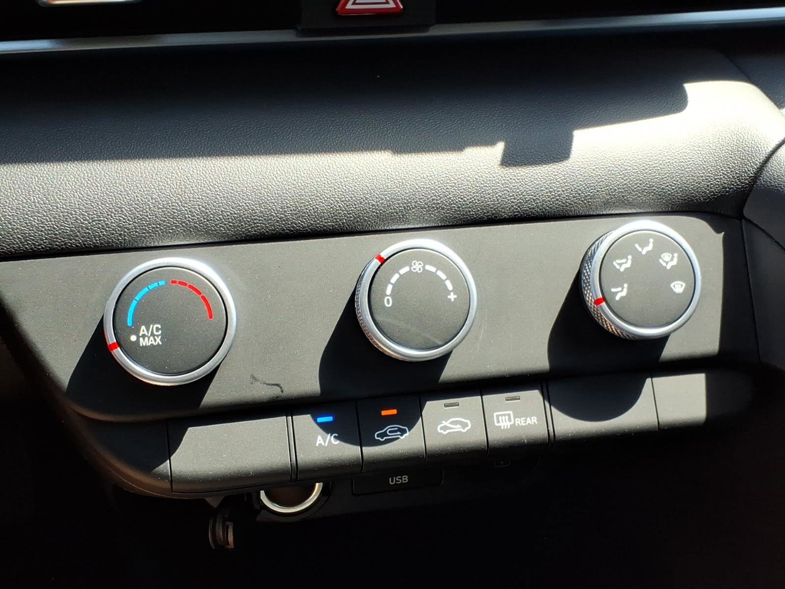 New 2026 Hyundai Elantra SE FWD image 10