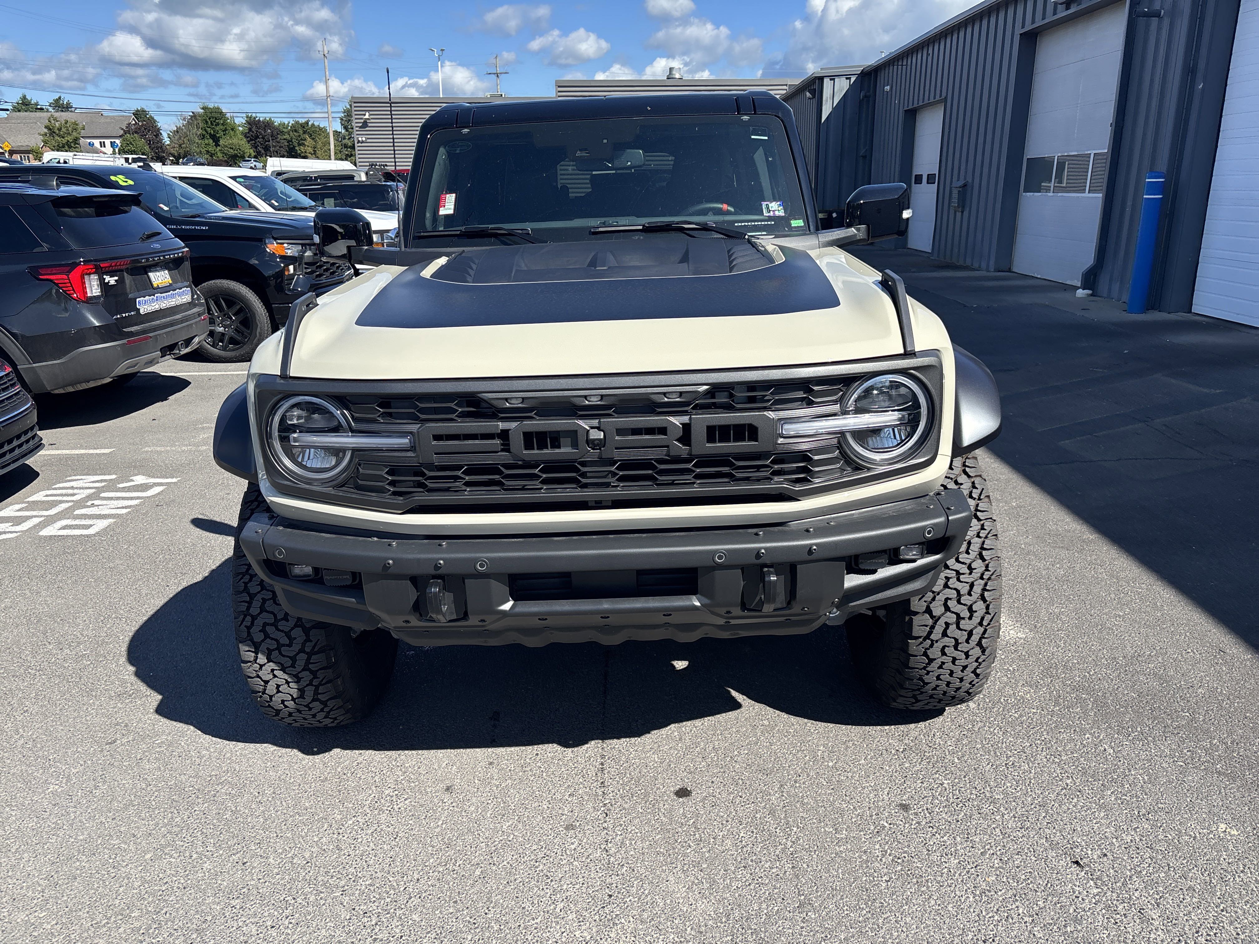 New 2025 Ford Bronco Raptor image 9