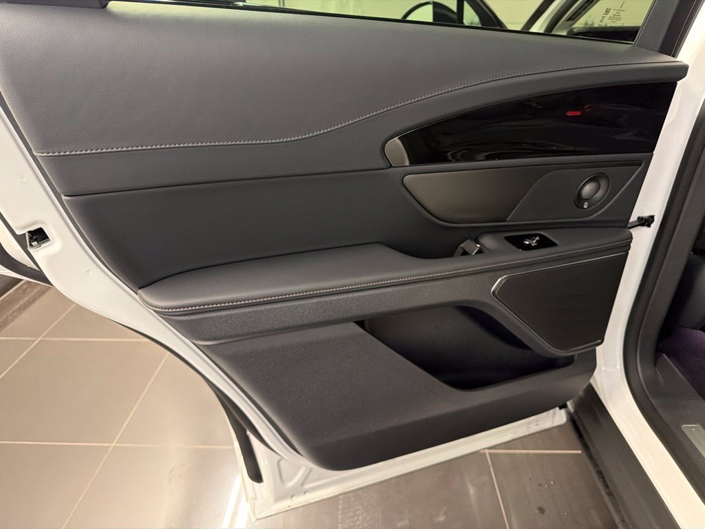 New 2026 Lincoln Nautilus Reserve AWD/4WD image 38