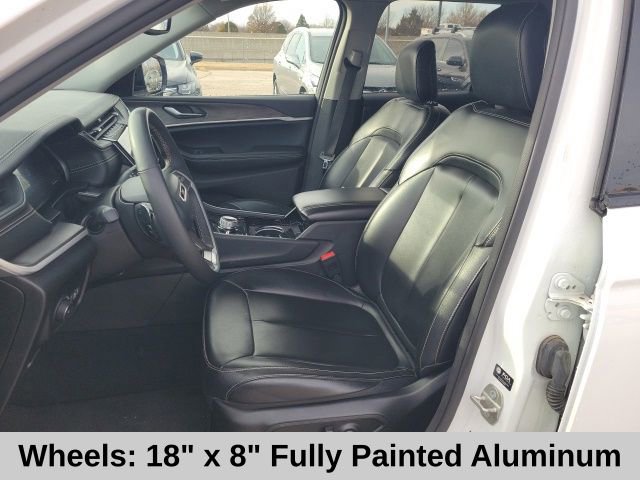 Used 2023 Jeep Grand Cherokee Limited image 14