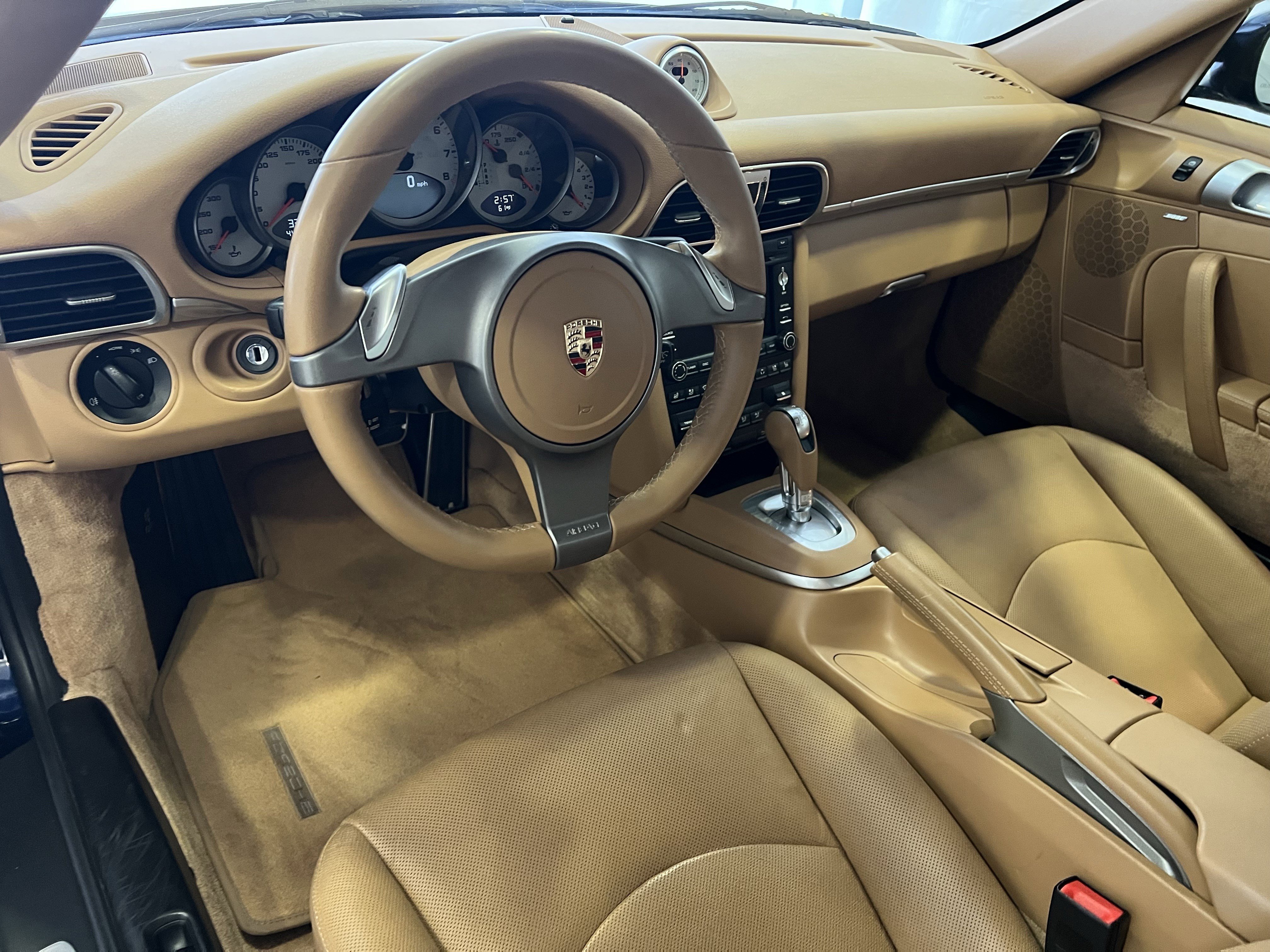 Used 2010 Porsche 911 Carrera 4S image 4