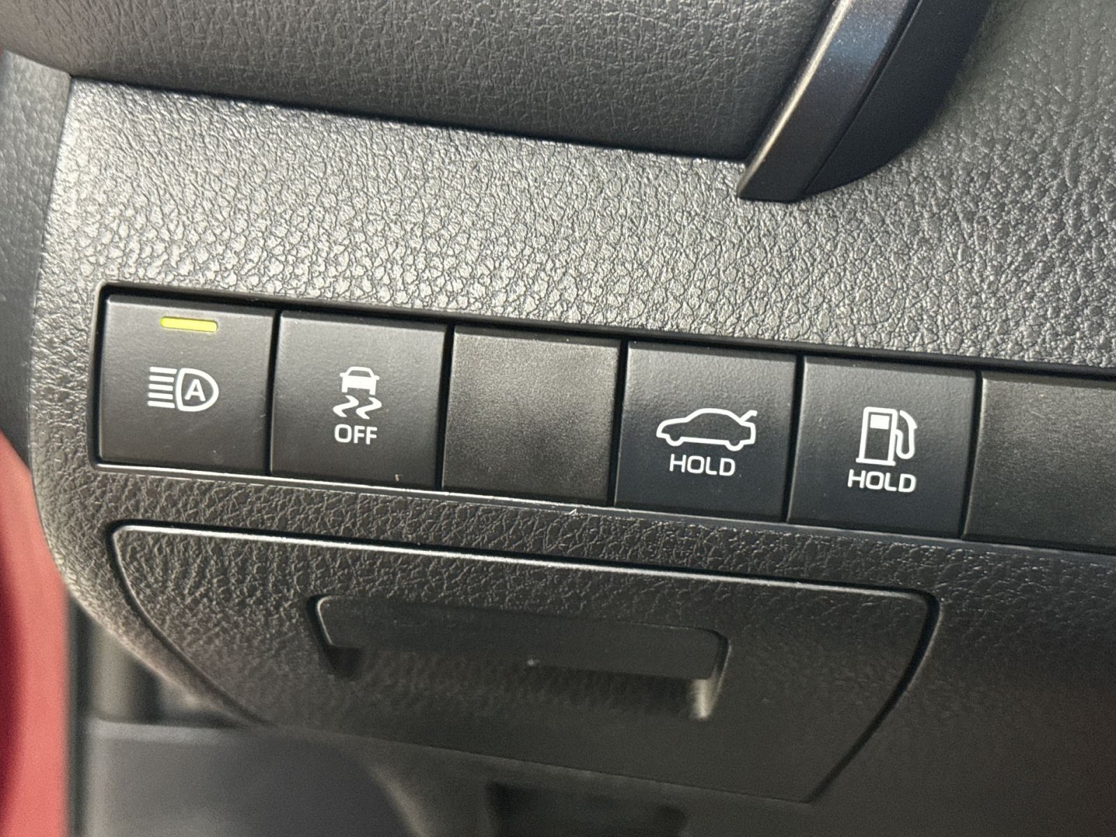 Used 2020 Toyota Camry LE FWD image 36