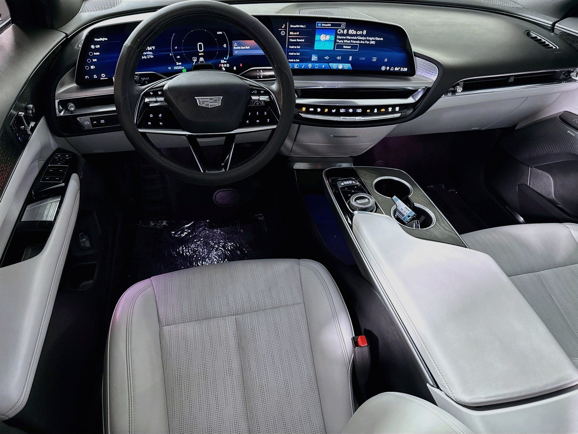 Used 2023 Cadillac Lyriq AWD image 17