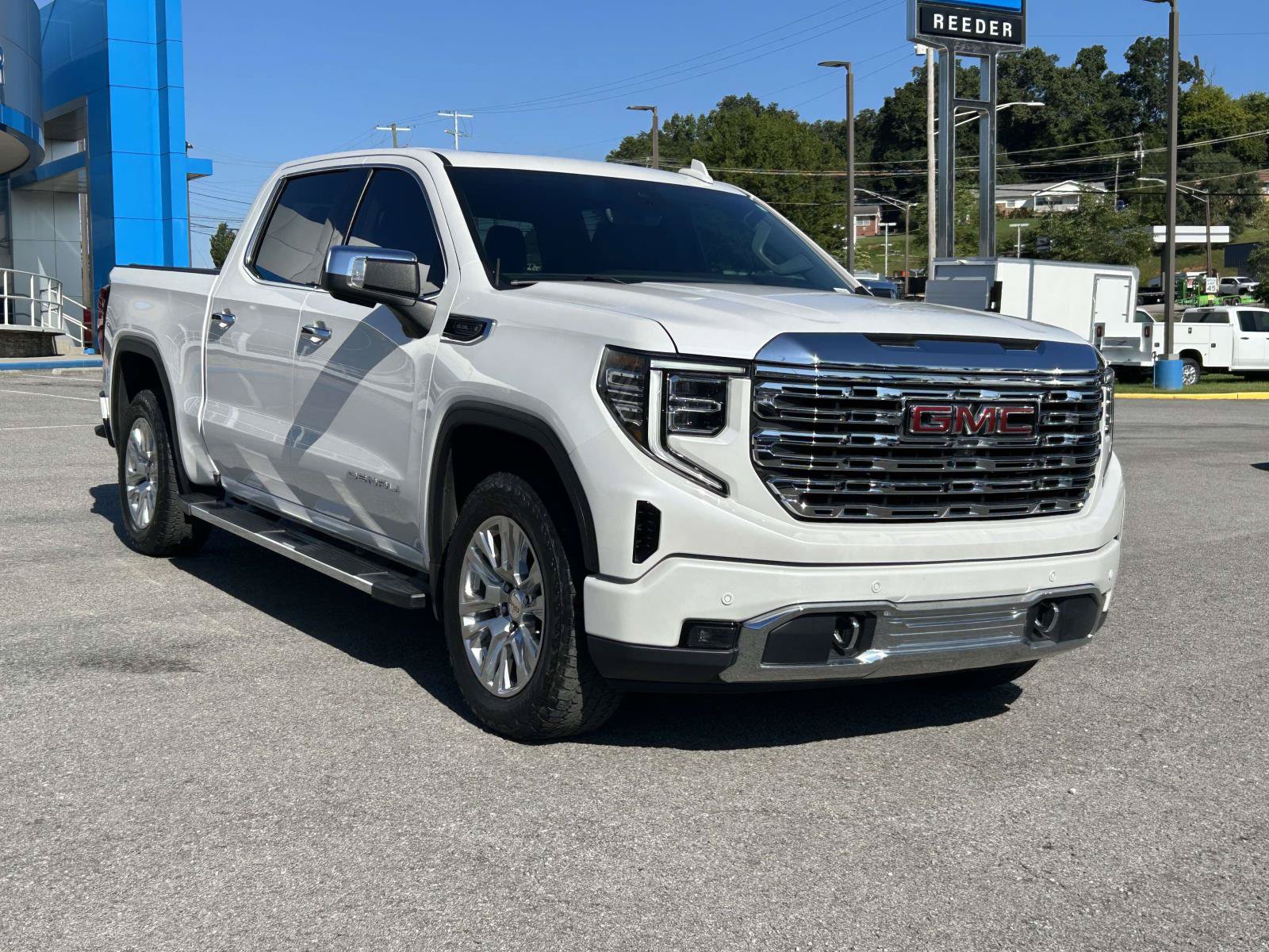 Used 2024 GMC Sierra 1500 Denali w/ Technology Package AWD/4WD image 1