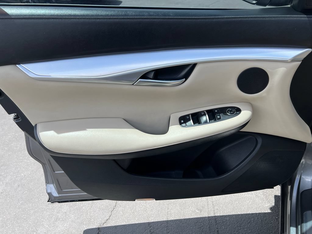 Used 2020 INFINITI QX50 Luxe w/ Navigation Package AWD/4WD image 12