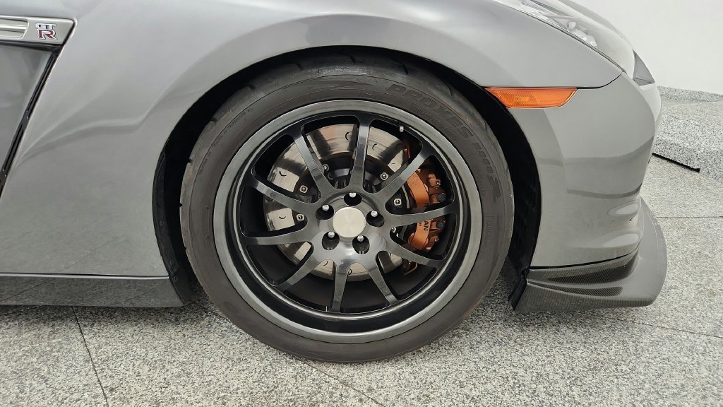 Used 2011 Nissan GT-R Premium AWD/4WD image 40