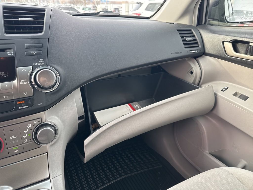 Used 2011 Toyota Highlander 4WD w/ Tech Pkg image 22