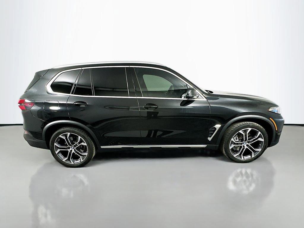 Certified 2024 BMW X5 xDrive40i w/ Premium Package AWD/4WD image 4
