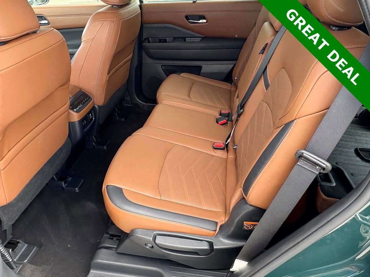 Used 2024 Nissan Pathfinder Platinum w/ Cargo Package image 34