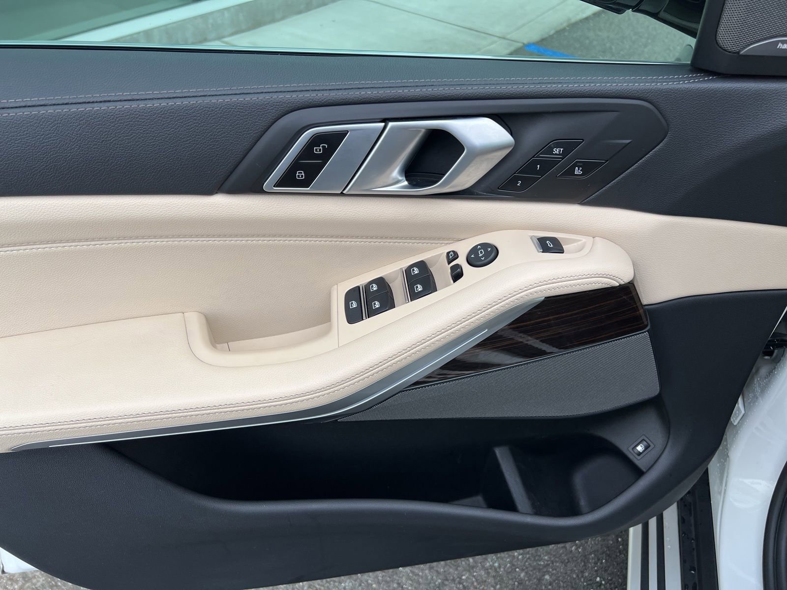 Used 2021 BMW X5 xDrive45e w/ Premium Package image 12