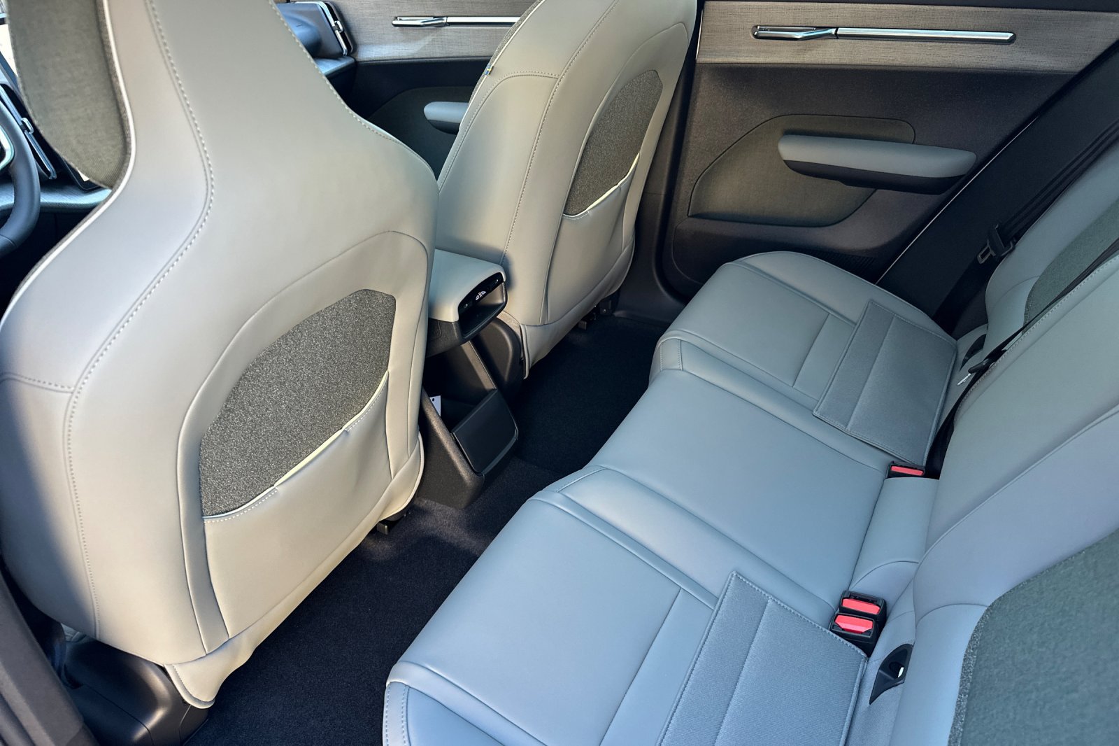 New 2026 Volvo EX30 Plus w/ Climate Package AWD/4WD image 9
