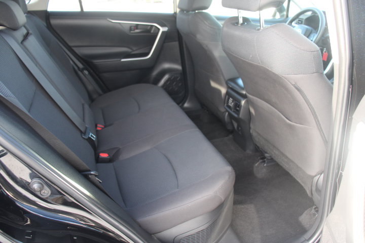 Certified 2023 Toyota RAV4 LE AWD/4WD image 17