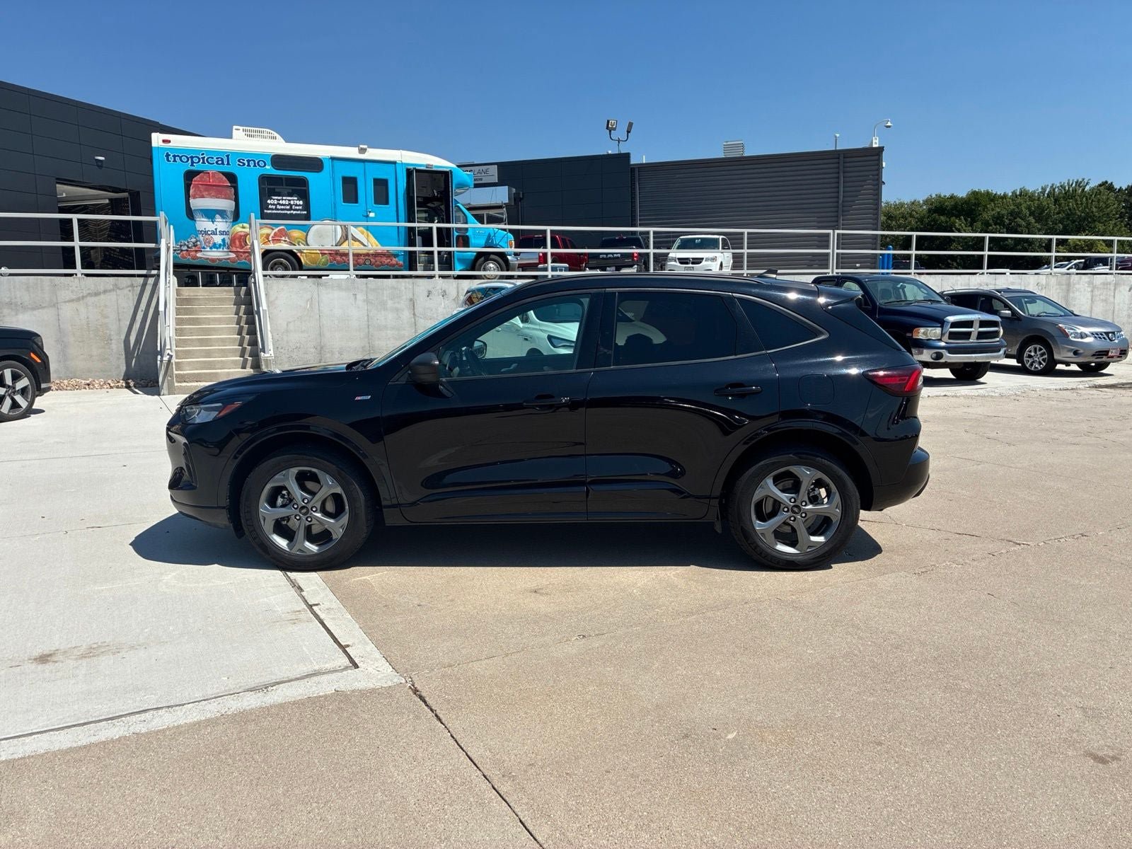 Used 2024 Ford Escape ST-Line AWD/4WD image 2