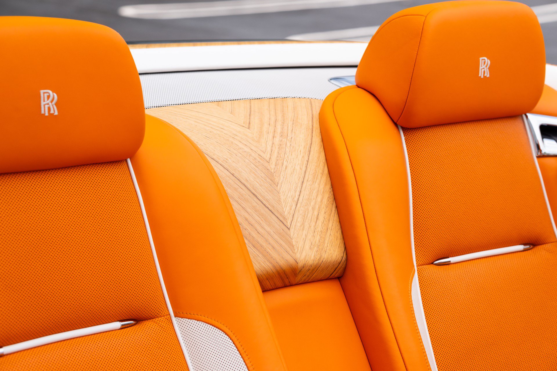 Used 2017 Rolls-Royce Dawn RWD image 87