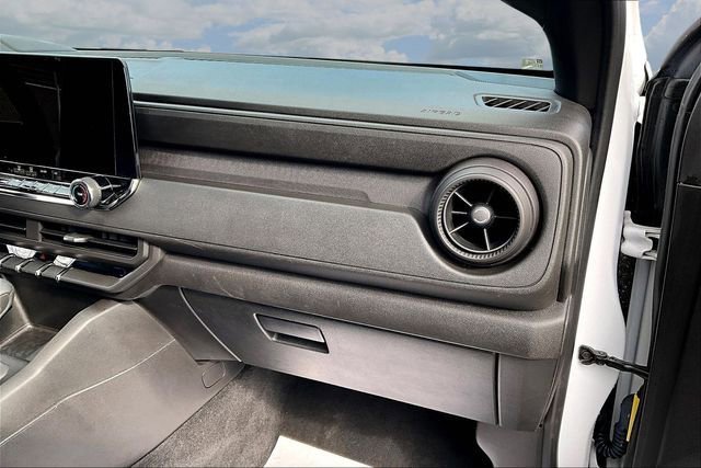 Used 2023 Chevrolet Colorado W/T w/ Technology Package image 26