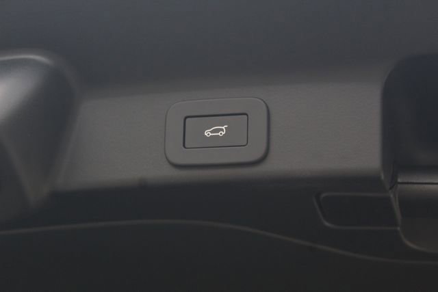 New 2026 Jaguar F-PACE R-Dynamic S image 13