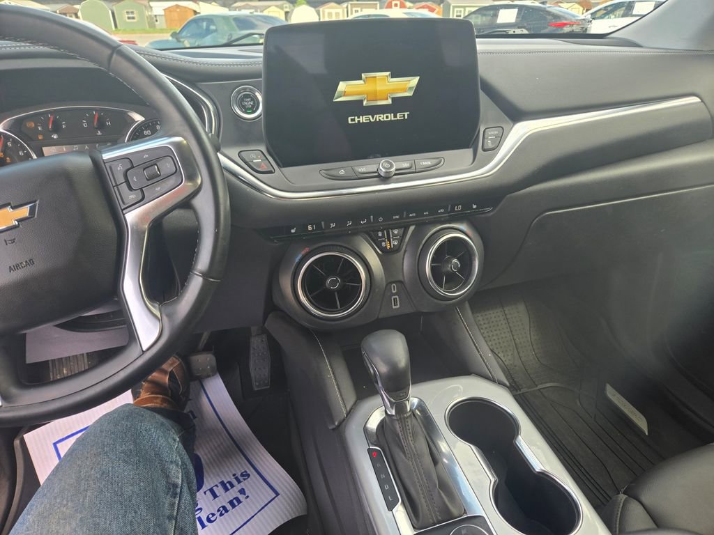 Used 2024 Chevrolet Blazer LT w/ LPO, Floor Liner Package FWD image 9