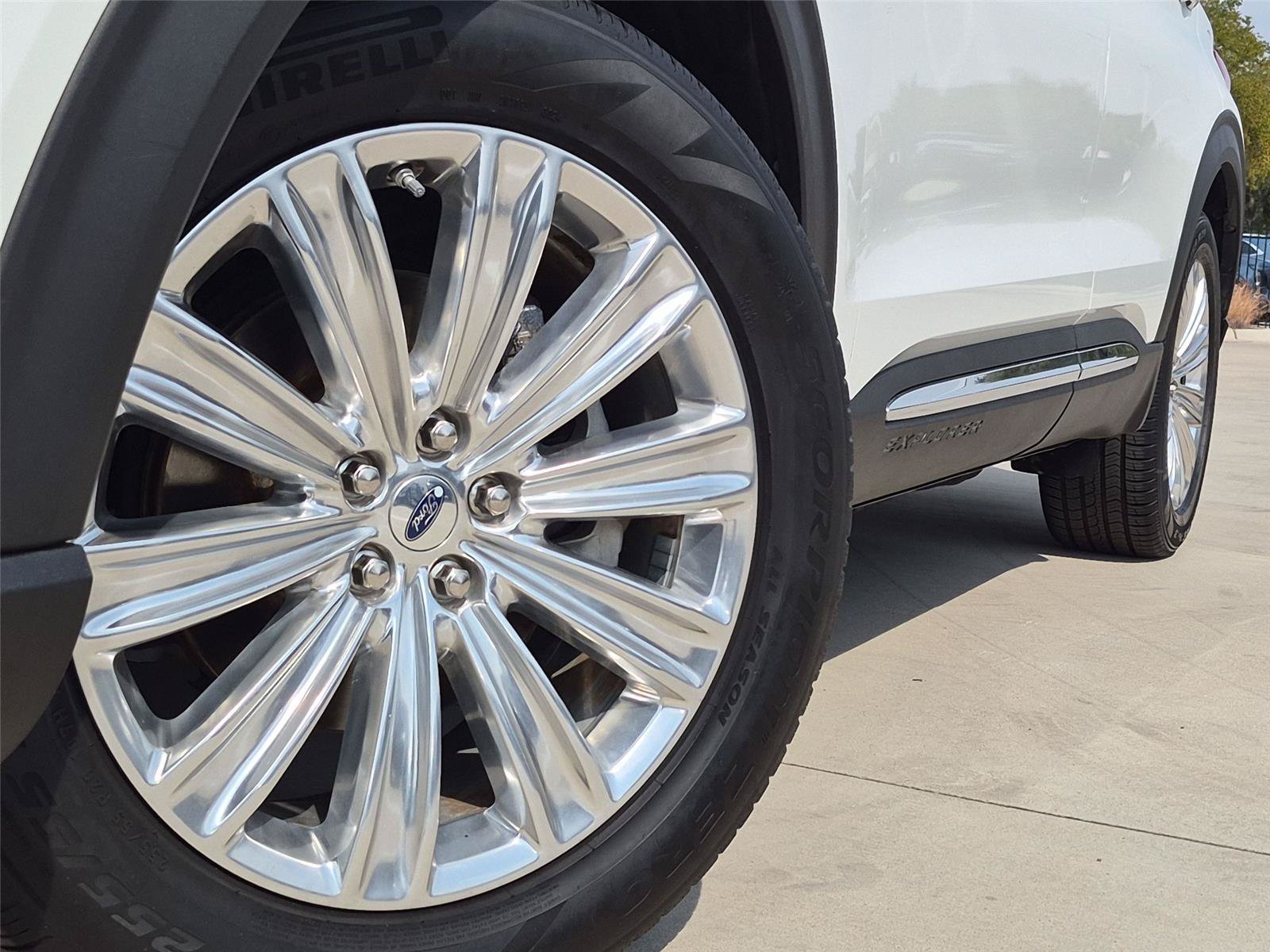 Used 2020 Ford Explorer Limited w/ Class III Trailer Tow Package RWD image 8