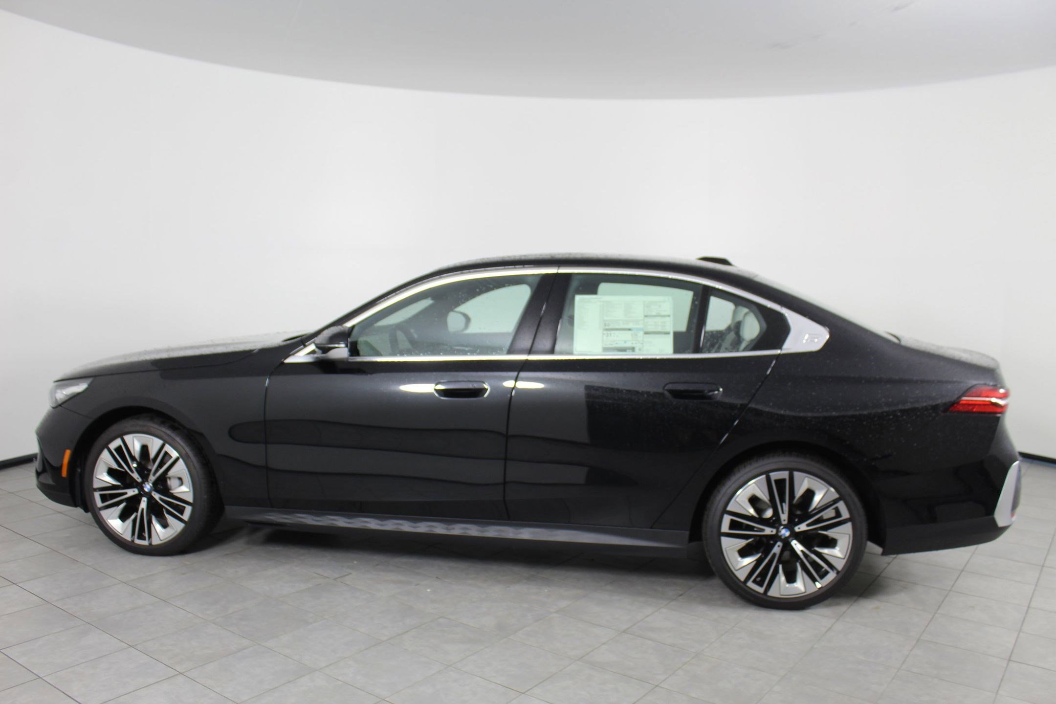 New 2025 BMW 530i 530i image 2