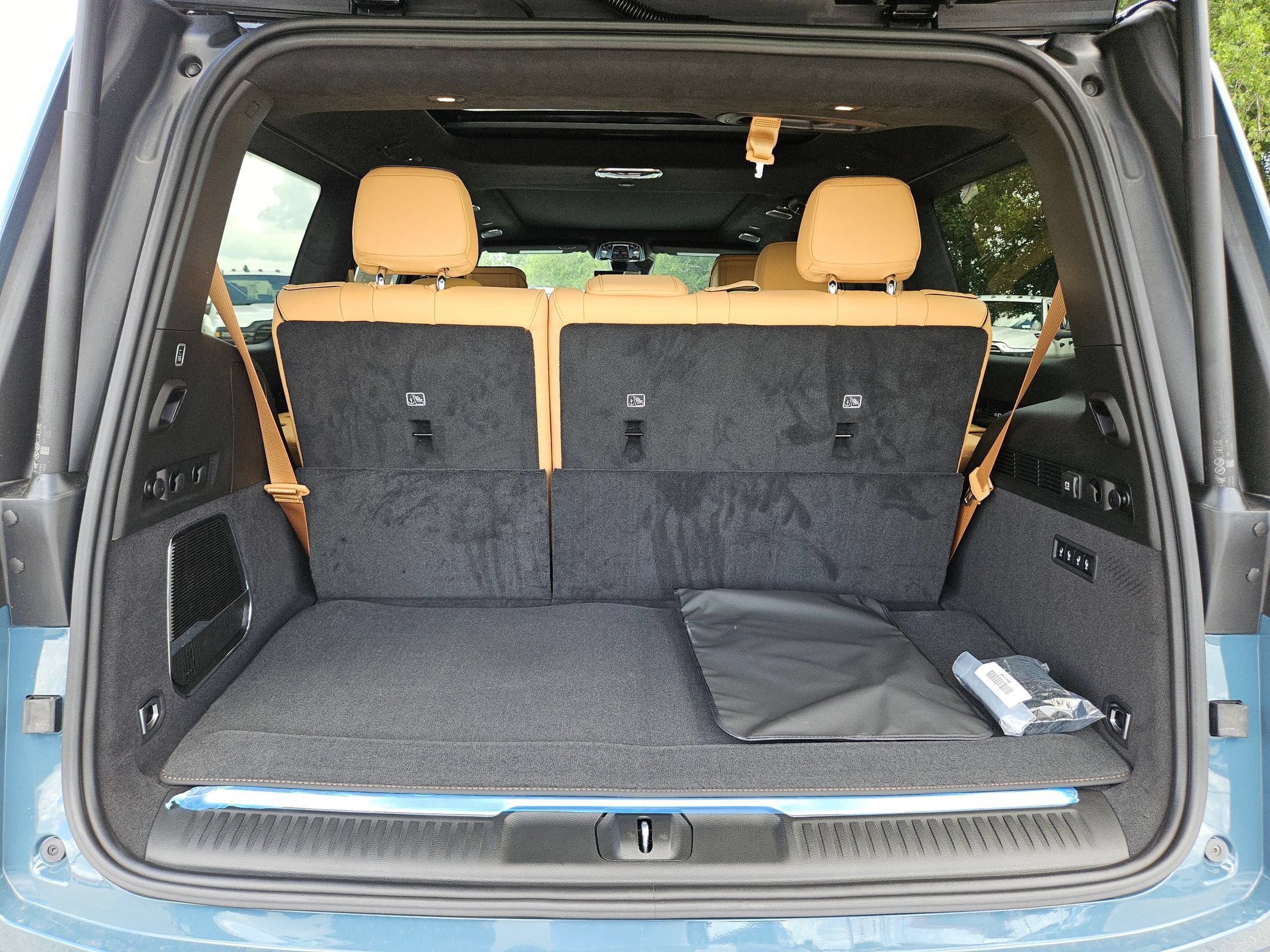 New 2026 Jeep Grand Wagoneer Summit AWD/4WD image 19