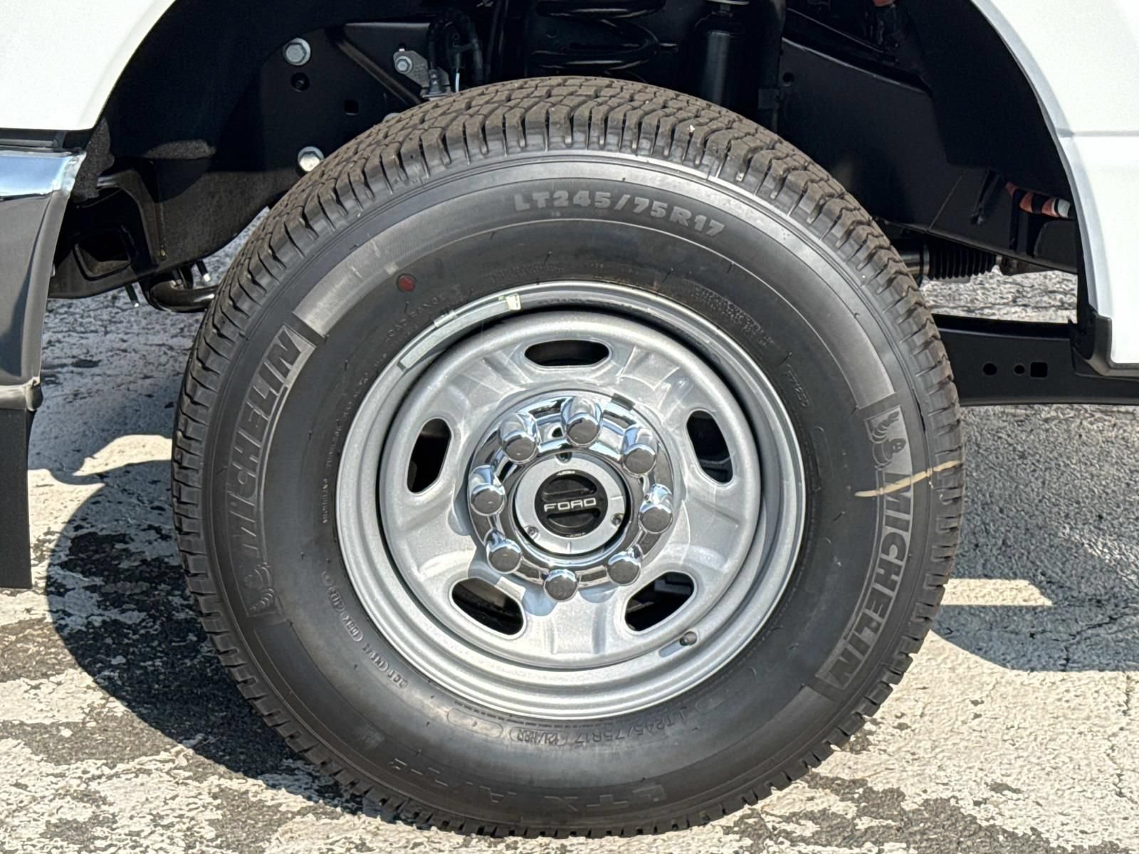 New 2026 Ford F250 XL AWD/4WD image 9