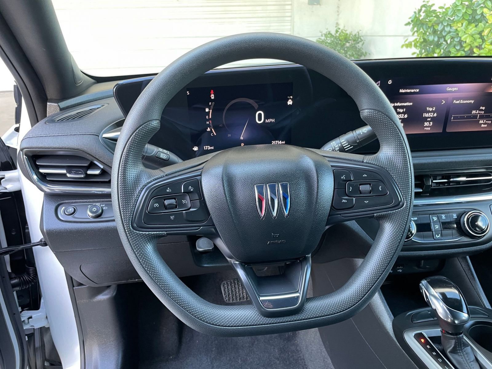 Used 2025 Buick Envista Preferred image 29