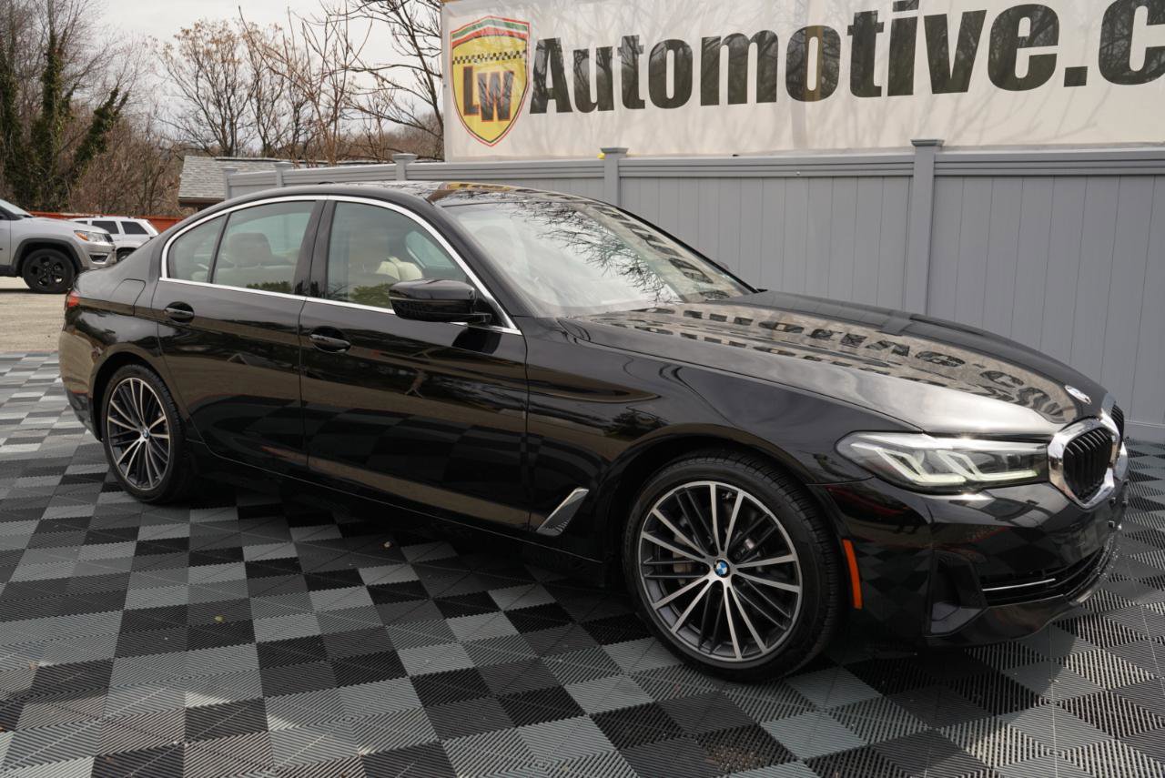Used 2021 BMW 530i xDrive 530i xDrive Sedan w/ Convenience Package image 2