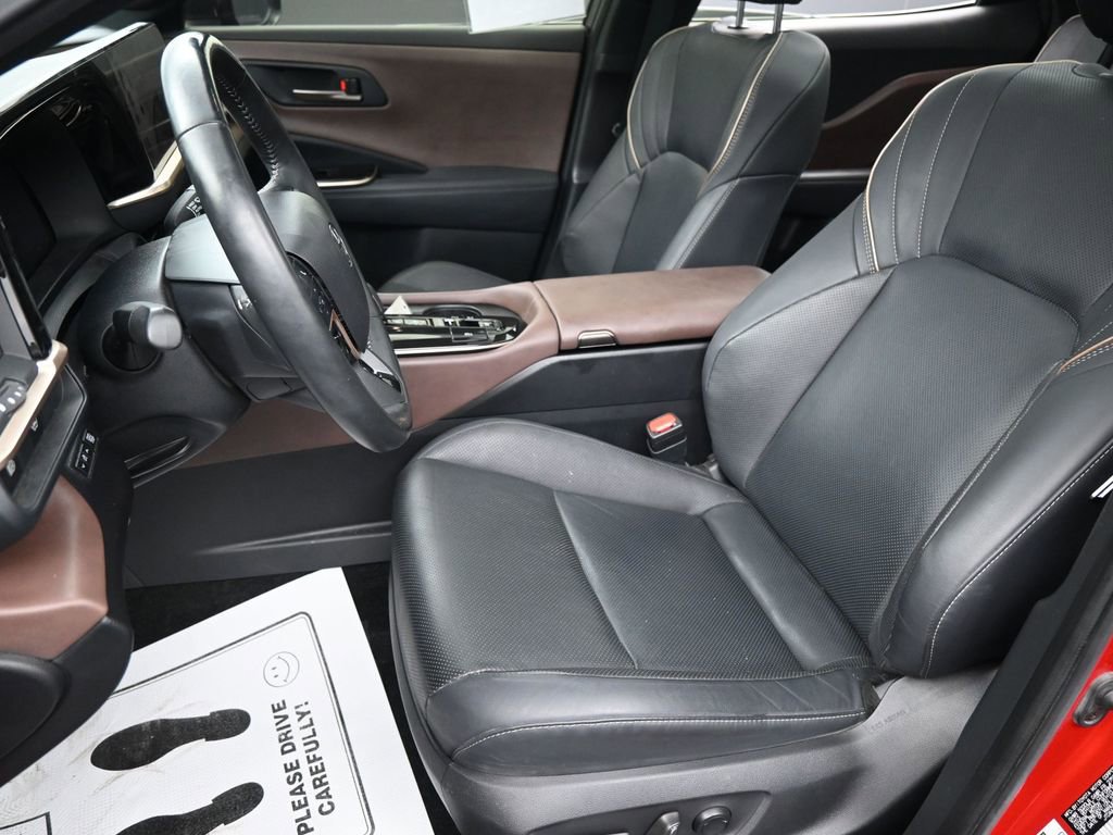 Used 2024 Toyota Crown Limited image 22