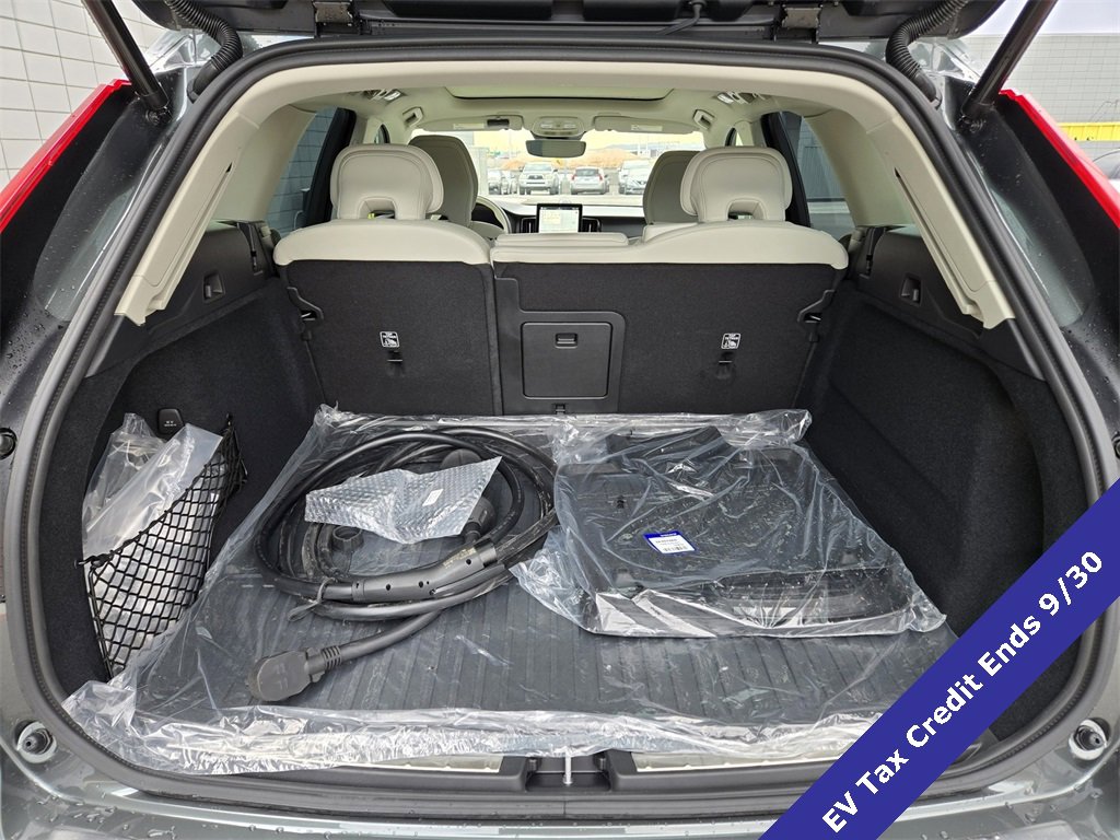 New 2026 Volvo XC60 T8 Ultra image 16