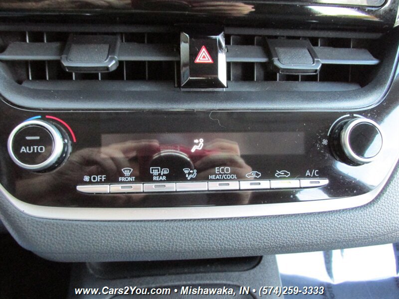 Used 2021 Toyota Corolla LE FWD image 29